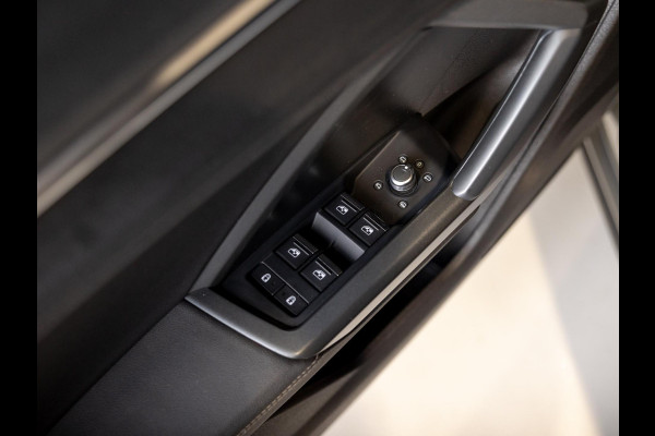 Audi Q3 35 TFSI Advanced / 150pk / S-line interieur / Leder / Keyless / Achteruitrij camera /