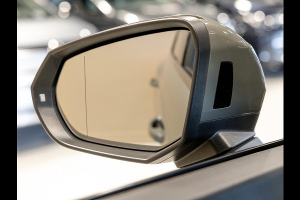 Audi Q3 35 TFSI Advanced / 150pk / S-line interieur / Leder / Keyless / Achteruitrij camera /