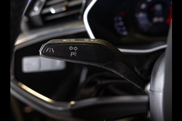 Audi Q3 35 TFSI Advanced / 150pk / S-line interieur / Leder / Keyless / Achteruitrij camera /