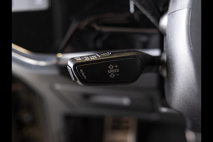 Audi Q3 35 TFSI Advanced / 150pk / S-line interieur / Leder / Keyless / Achteruitrij camera /