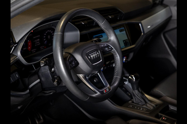 Audi Q3 35 TFSI Advanced / 150pk / S-line interieur / Leder / Keyless / Achteruitrij camera /