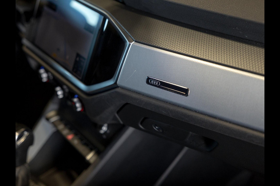 Audi Q3 35 TFSI Advanced / 150pk / S-line interieur / Leder / Keyless / Achteruitrij camera /