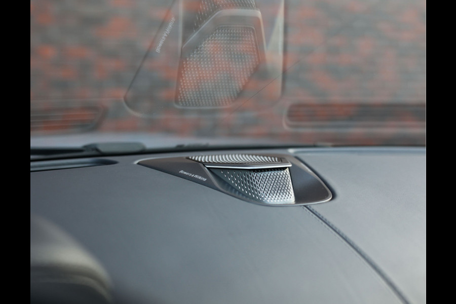 Aston Martin DB12 Volante 4.0 V8 Carbon – Bowers & Wilkins