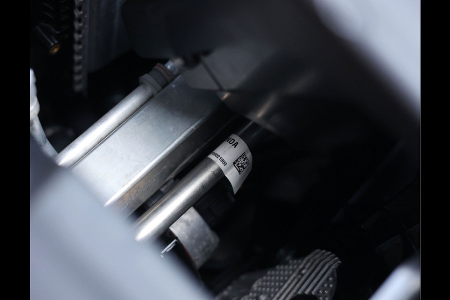 Aston Martin DB12 Volante 4.0 V8 Carbon – Bowers & Wilkins