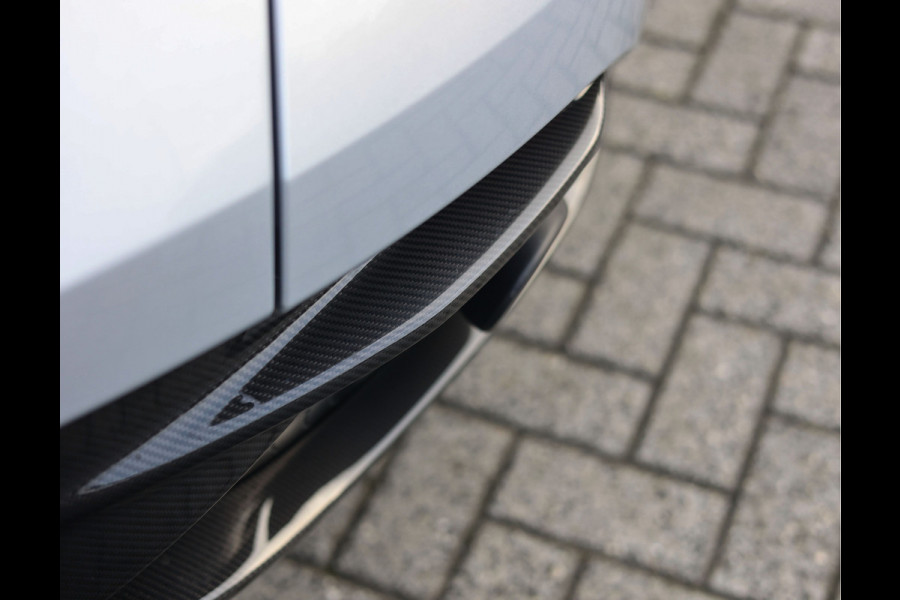 Aston Martin DB12 Volante 4.0 V8 Carbon – Bowers & Wilkins