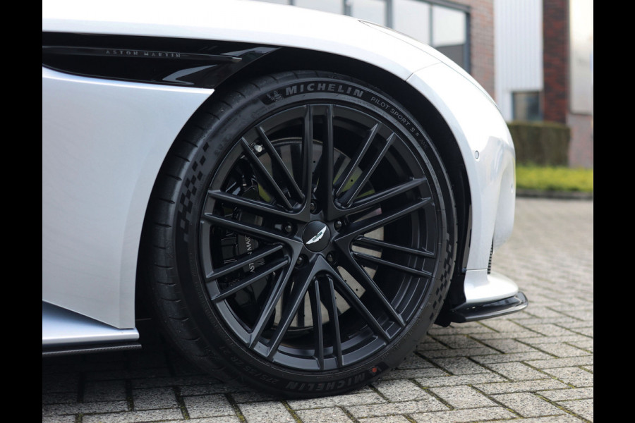 Aston Martin DB12 Volante 4.0 V8 Carbon – Bowers & Wilkins