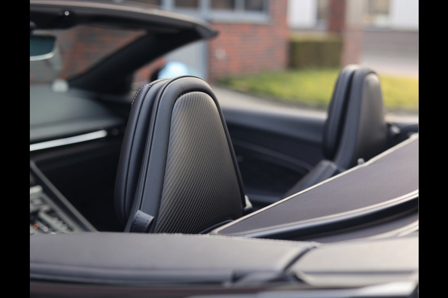 Aston Martin DB12 Volante 4.0 V8 Carbon – Bowers & Wilkins