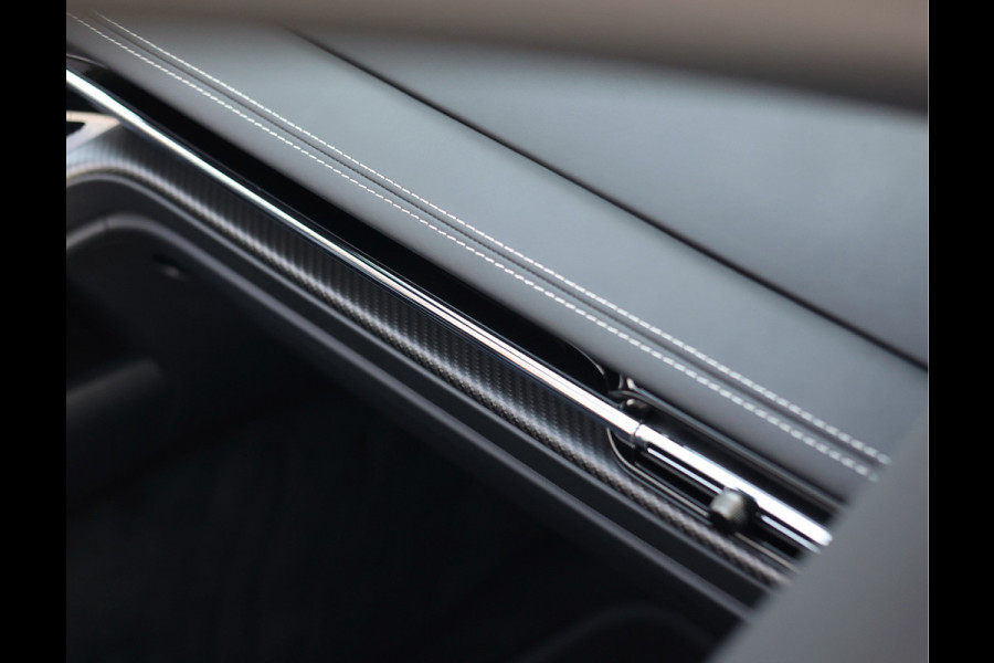 Aston Martin DB12 Volante 4.0 V8 Carbon – Bowers & Wilkins