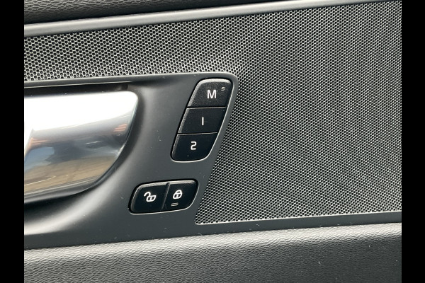 Volvo XC60 2.0 T8 Plug-in hybrid AWD Plus Dark 1Eig BLIS Memory Stoel/stuur Verw Pano Carplay