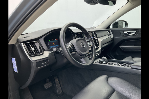 Volvo XC60 2.0 T8 Plug-in hybrid AWD Plus Dark 1Eig BLIS Memory Stoel/stuur Verw Pano Carplay