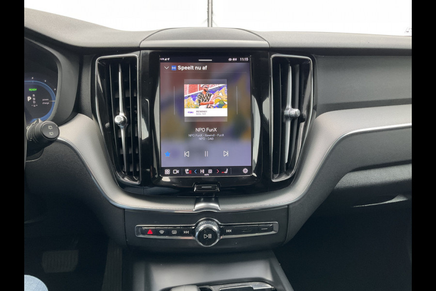 Volvo XC60 2.0 T8 Plug-in hybrid AWD Plus Dark 1Eig BLIS Memory Stoel/stuur Verw Pano Carplay