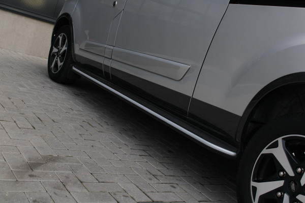 Ford Transit Custom 320 2.0 TDCI L2H1 Active DC 2x Schuifdeur - Trekhaak - Stoelverwarming - ACC - Blindspot - Carplay - Bi-Xenon - Rijklaar