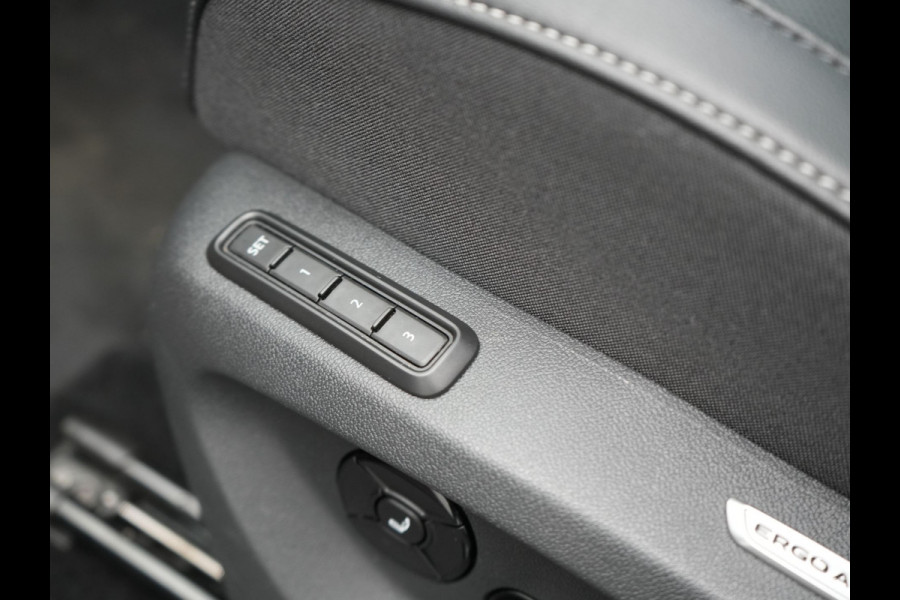 Volkswagen Tiguan 1.4 TSI eHybrid R-Line Business Plug In Hybrid 272pk Dealer O.H. PHEV | Trekhaak Af Fabriek | Panodak | Lederen Sportstoelen Massage & Memory & Ventilatie | 20"L.M | 360 Camera | Harman&Kardon | Adaptive Cruise | Stuur Verwarmd | IQ Light |