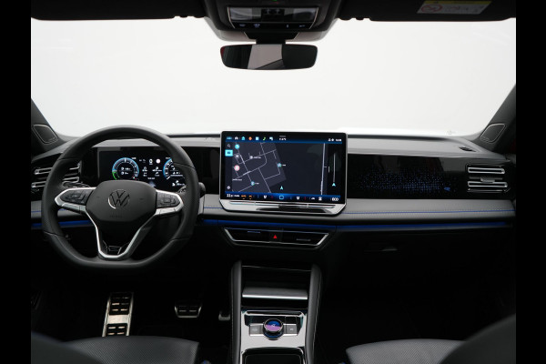 Volkswagen Tiguan 1.4 TSI eHybrid R-Line Business Plug In Hybrid 272pk Dealer O.H. PHEV | Trekhaak Af Fabriek | Panodak | Lederen Sportstoelen Massage & Memory & Ventilatie | 20"L.M | 360 Camera | Harman&Kardon | Adaptive Cruise | Stuur Verwarmd | IQ Light |
