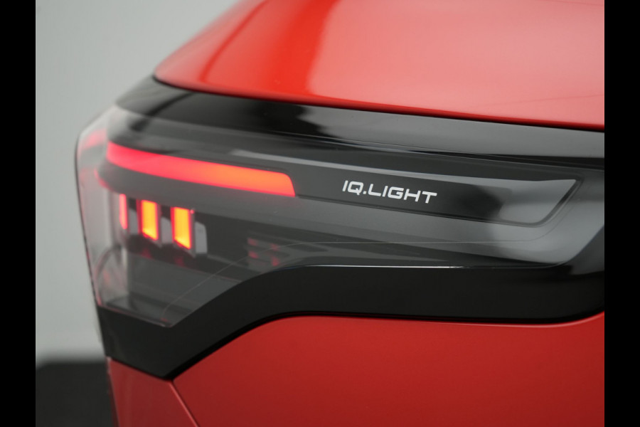 Volkswagen Tiguan 1.4 TSI eHybrid R-Line Business Plug In Hybrid 272pk Dealer O.H. PHEV | Trekhaak Af Fabriek | Panodak | Lederen Sportstoelen Massage & Memory & Ventilatie | 20"L.M | 360 Camera | Harman&Kardon | Adaptive Cruise | Stuur Verwarmd | IQ Light |