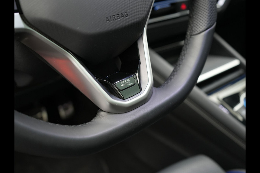 Volkswagen Tiguan 1.4 TSI eHybrid R-Line Business Plug In Hybrid 272pk Dealer O.H. PHEV | Trekhaak Af Fabriek | Panodak | Lederen Sportstoelen Massage & Memory & Ventilatie | 20"L.M | 360 Camera | Harman&Kardon | Adaptive Cruise | Stuur Verwarmd | IQ Light |