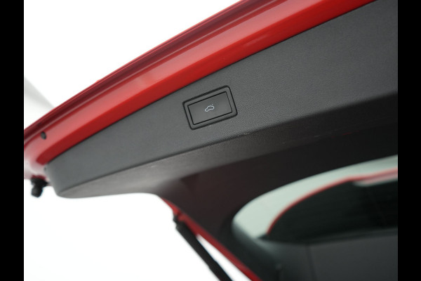 Volkswagen Tiguan 1.4 TSI eHybrid R-Line Business Plug In Hybrid 272pk Dealer O.H. PHEV | Trekhaak Af Fabriek | Panodak | Lederen Sportstoelen Massage & Memory & Ventilatie | 20"L.M | 360 Camera | Harman&Kardon | Adaptive Cruise | Stuur Verwarmd | IQ Light |