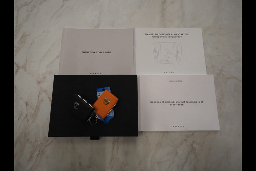 Volvo XC40 1.5 T5 Plug-in hybrid Ultimate Dark | Panoramadak | Tailored Wool Blend | Harman/Kardon | Trekhaak | 360 | Keyless