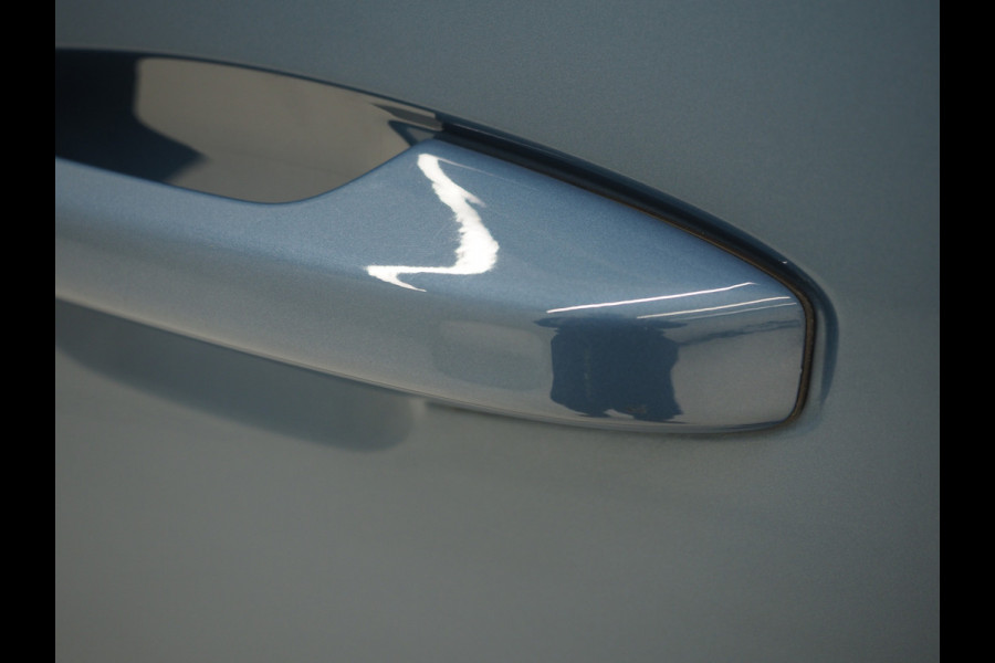 Volvo XC40 1.5 T5 Plug-in hybrid Ultimate Dark | Panoramadak | Tailored Wool Blend | Harman/Kardon | Trekhaak | 360 | Keyless