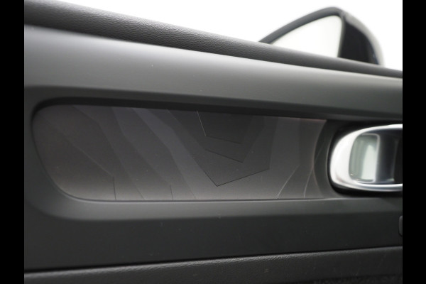 Volvo XC40 1.5 T5 Plug-in hybrid Ultimate Dark | Panoramadak | Tailored Wool Blend | Harman/Kardon | Trekhaak | 360 | Keyless