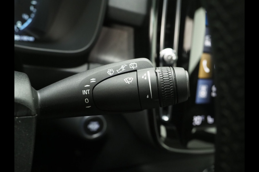 Volvo XC40 1.5 T5 Plug-in hybrid Ultimate Dark | Panoramadak | Tailored Wool Blend | Harman/Kardon | Trekhaak | 360 | Keyless