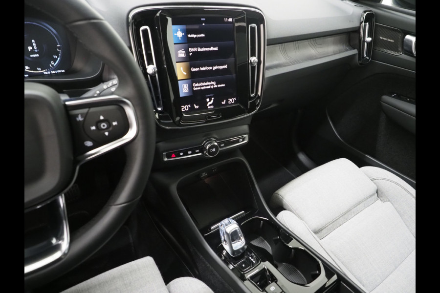Volvo XC40 1.5 T5 Plug-in hybrid Ultimate Dark | Panoramadak | Tailored Wool Blend | Harman/Kardon | Trekhaak | 360 | Keyless