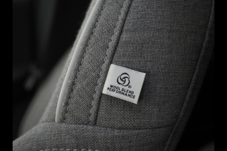 Volvo XC40 1.5 T5 Plug-in hybrid Ultimate Dark | Panoramadak | Tailored Wool Blend | Harman/Kardon | Trekhaak | 360 | Keyless