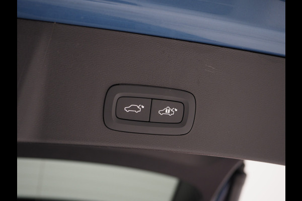Volvo XC40 1.5 T5 Plug-in hybrid Ultimate Dark | Panoramadak | Tailored Wool Blend | Harman/Kardon | Trekhaak | 360 | Keyless