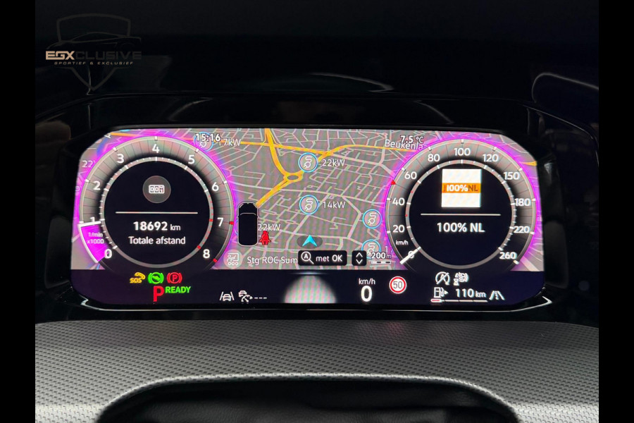 Volkswagen Golf 1.5 eTSI Life Edition Pano/HUD/Alcantara