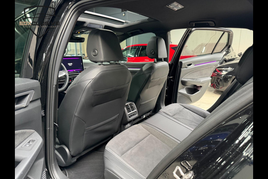 Volkswagen Golf 1.5 eTSI Life Edition Pano/HUD/Alcantara