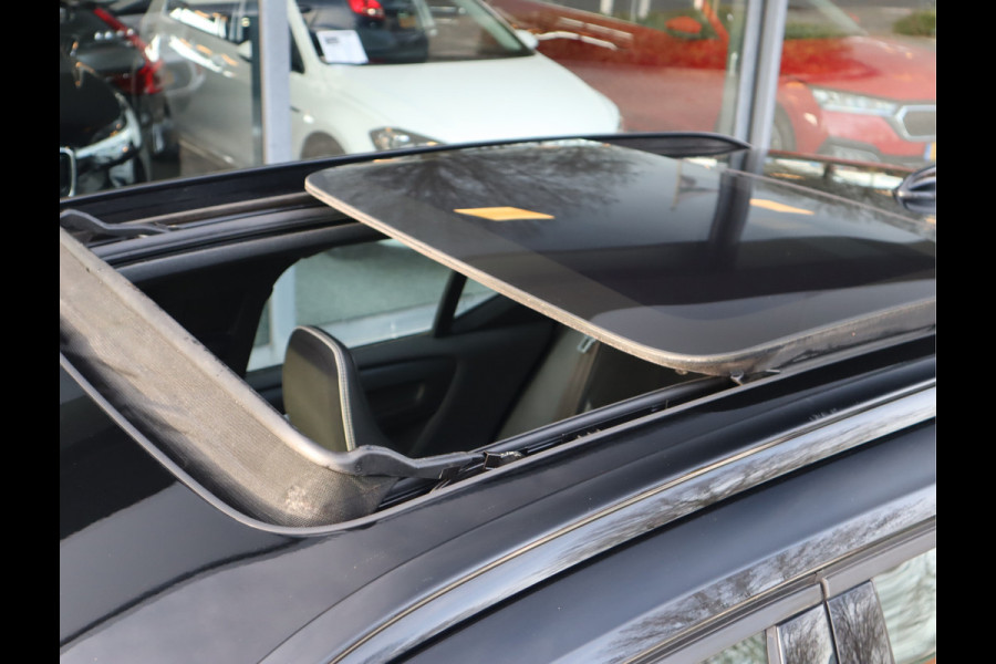 Volvo XC40 Recharge P8 AWD R-Design / Panoramadak / 360camera