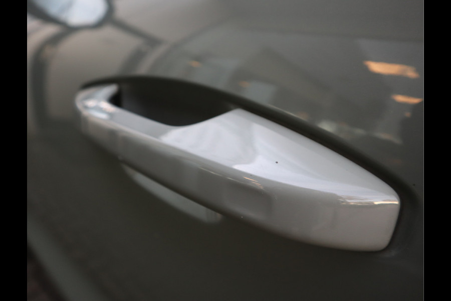 Volvo XC40 Recharge P8 AWD R-Design / Panoramadak / 360camera