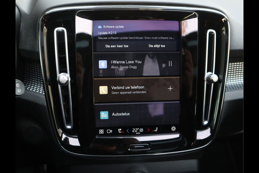 Volvo XC40 Recharge P8 AWD R-Design / Panoramadak / 360camera