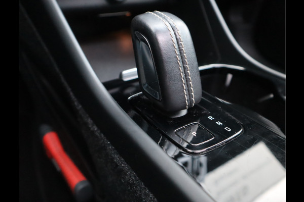 Volvo XC40 Recharge P8 AWD R-Design / Panoramadak / 360camera