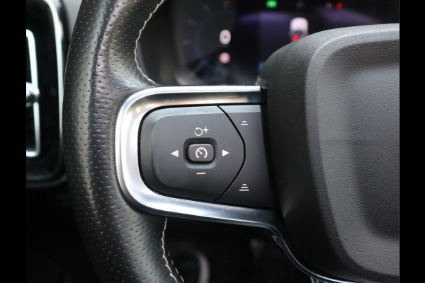 Volvo XC40 Recharge P8 AWD R-Design / Panoramadak / 360camera