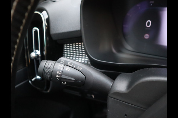 Volvo XC40 Recharge P8 AWD R-Design / Panoramadak / 360camera