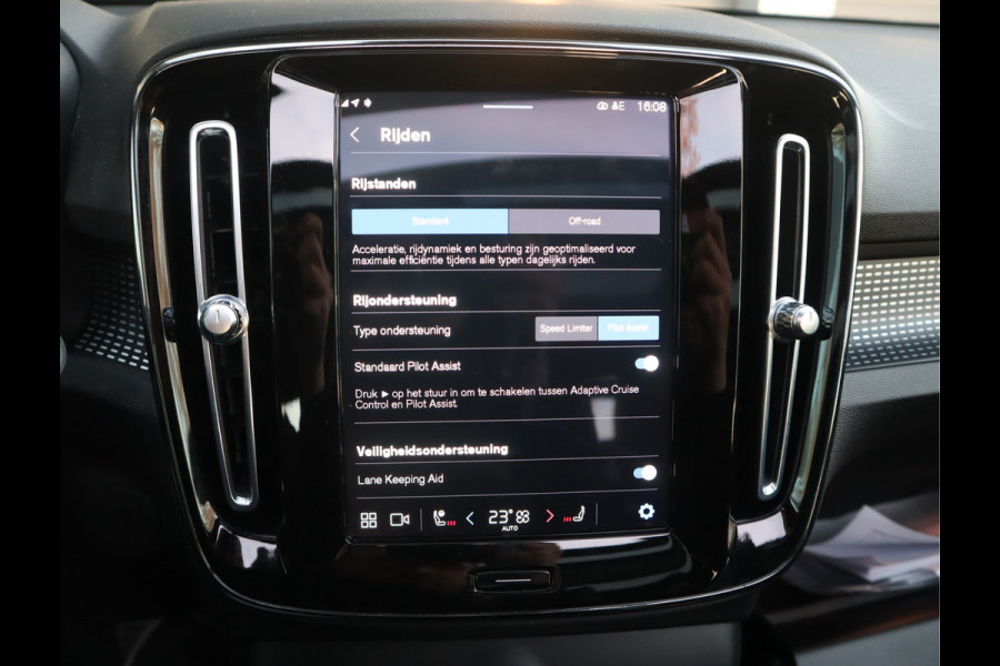 Volvo XC40 Recharge P8 AWD R-Design / Panoramadak / 360camera