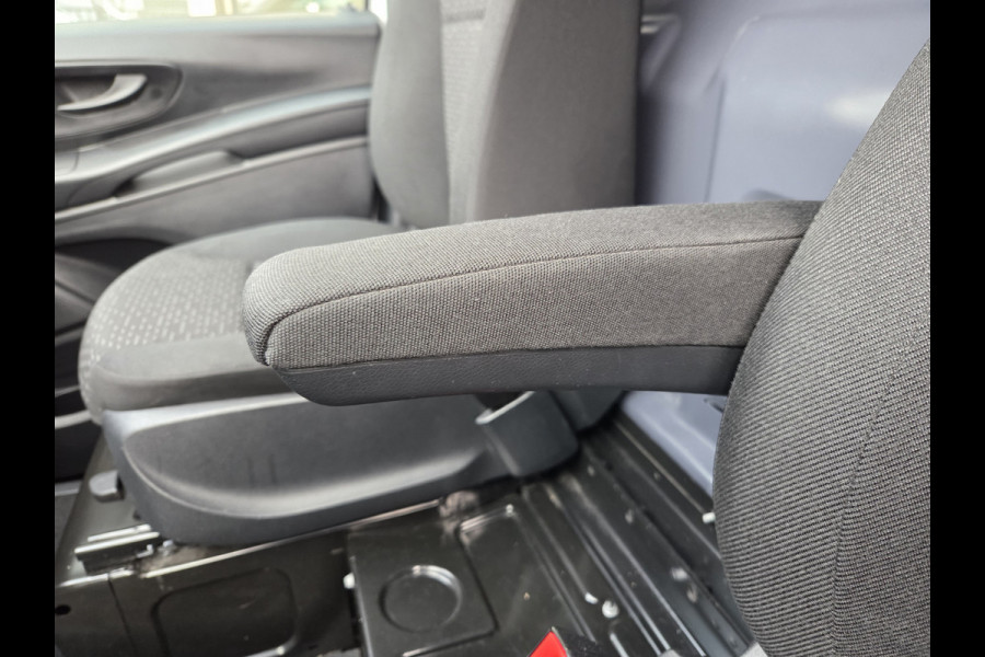 Mercedes-Benz eVito Extra Lang 41 kWh Airco Achteruitrijcamera Verwarmde voorstoel  Navigatie