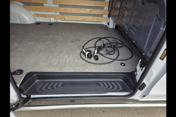 Mercedes-Benz eVito Extra Lang 41 kWh Airco Achteruitrijcamera Verwarmde voorstoel  Navigatie