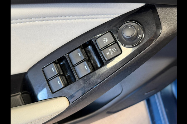 Mazda 3 2.0 SkyActiv-G 120 GT-M ACC CAMERA PARKEERSENSOREN VOOR EN ACHTER NAVI STUUR/STOELVERWARMING DODEHOEKSBEWAKING