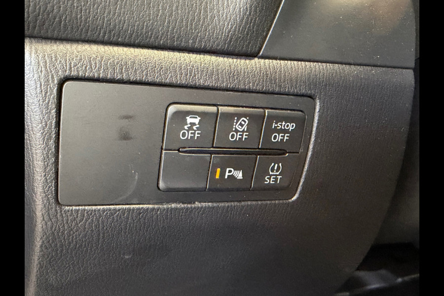 Mazda 3 2.0 SkyActiv-G 120 GT-M ACC CAMERA PARKEERSENSOREN VOOR EN ACHTER NAVI STUUR/STOELVERWARMING DODEHOEKSBEWAKING