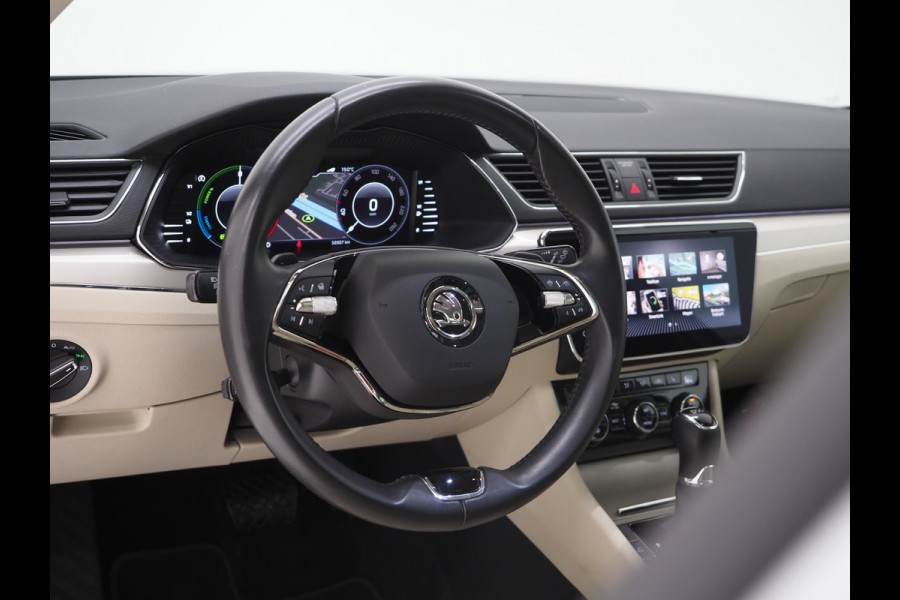 Škoda Superb Combi 1.4 TSI iV Style | Panoramadak | Canton | Leder | Camera | Keyless | Adaptive Cruise | Memory | Carplay