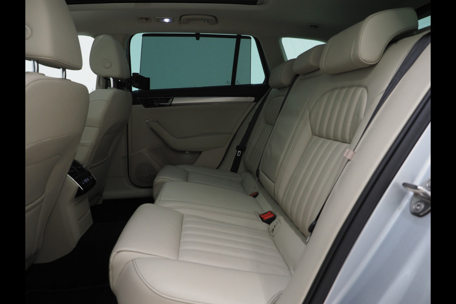 Škoda Superb Combi 1.4 TSI iV Style | Panoramadak | Canton | Leder | Camera | Keyless | Adaptive Cruise | Memory | Carplay