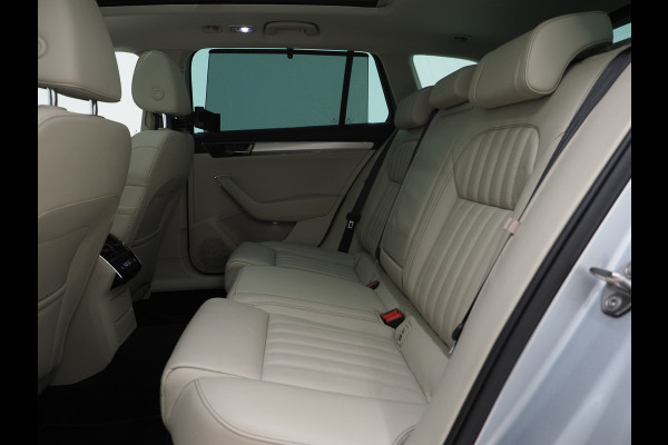 Škoda Superb Combi 1.4 TSI iV Style | Panoramadak | Canton | Leder | Camera | Keyless | Adaptive Cruise | Memory | Carplay