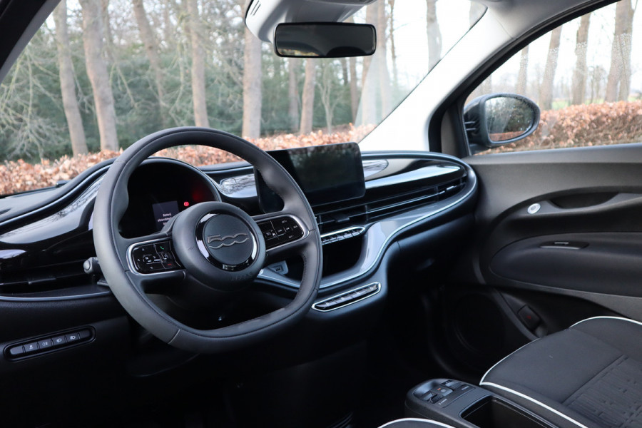 Fiat 500E Urban 42 kWh | Carplay |