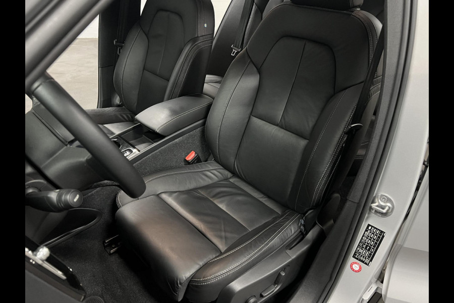 Volvo XC40 1.5 T5 Plug-in hybrid Ultimate Dark Trekhaak | Open dak | Adapt. cruise | Leder | Stoel-/stuurverwarming | Carplay