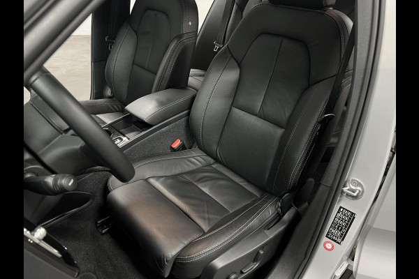 Volvo XC40 1.5 T5 Plug-in hybrid Ultimate Dark Trekhaak | Open dak | Adapt. cruise | Leder | Stoel-/stuurverwarming | Carplay