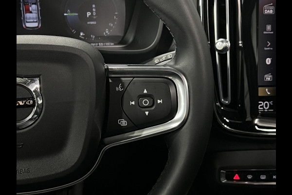 Volvo XC40 1.5 T5 Plug-in hybrid Ultimate Dark Trekhaak | Open dak | Adapt. cruise | Leder | Stoel-/stuurverwarming | Carplay