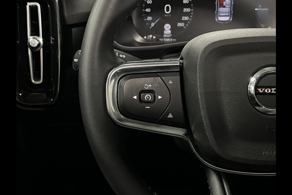 Volvo XC40 1.5 T5 Plug-in hybrid Ultimate Dark Trekhaak | Open dak | Adapt. cruise | Leder | Stoel-/stuurverwarming | Carplay