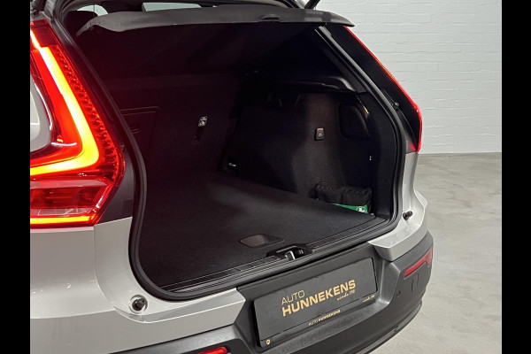 Volvo XC40 1.5 T5 Plug-in hybrid Ultimate Dark Trekhaak | Open dak | Adapt. cruise | Leder | Stoel-/stuurverwarming | Carplay